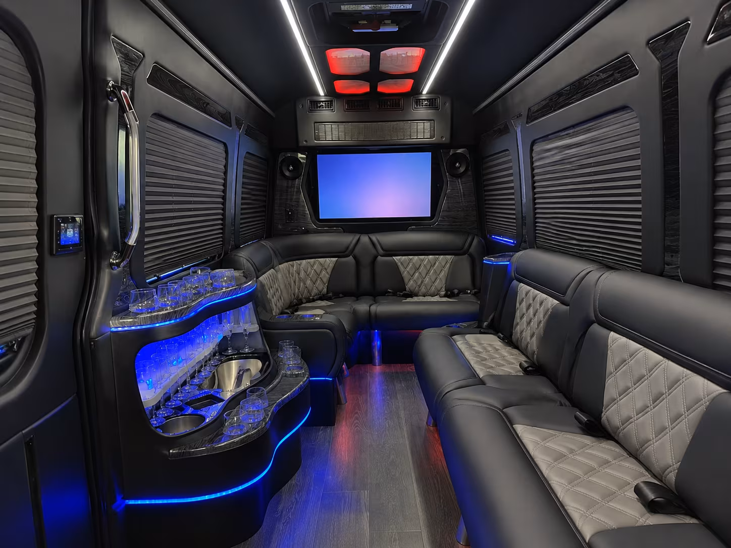 lawtoncharterbuscompany com will help you plan multi day dallas and dfw airport trips from lawton