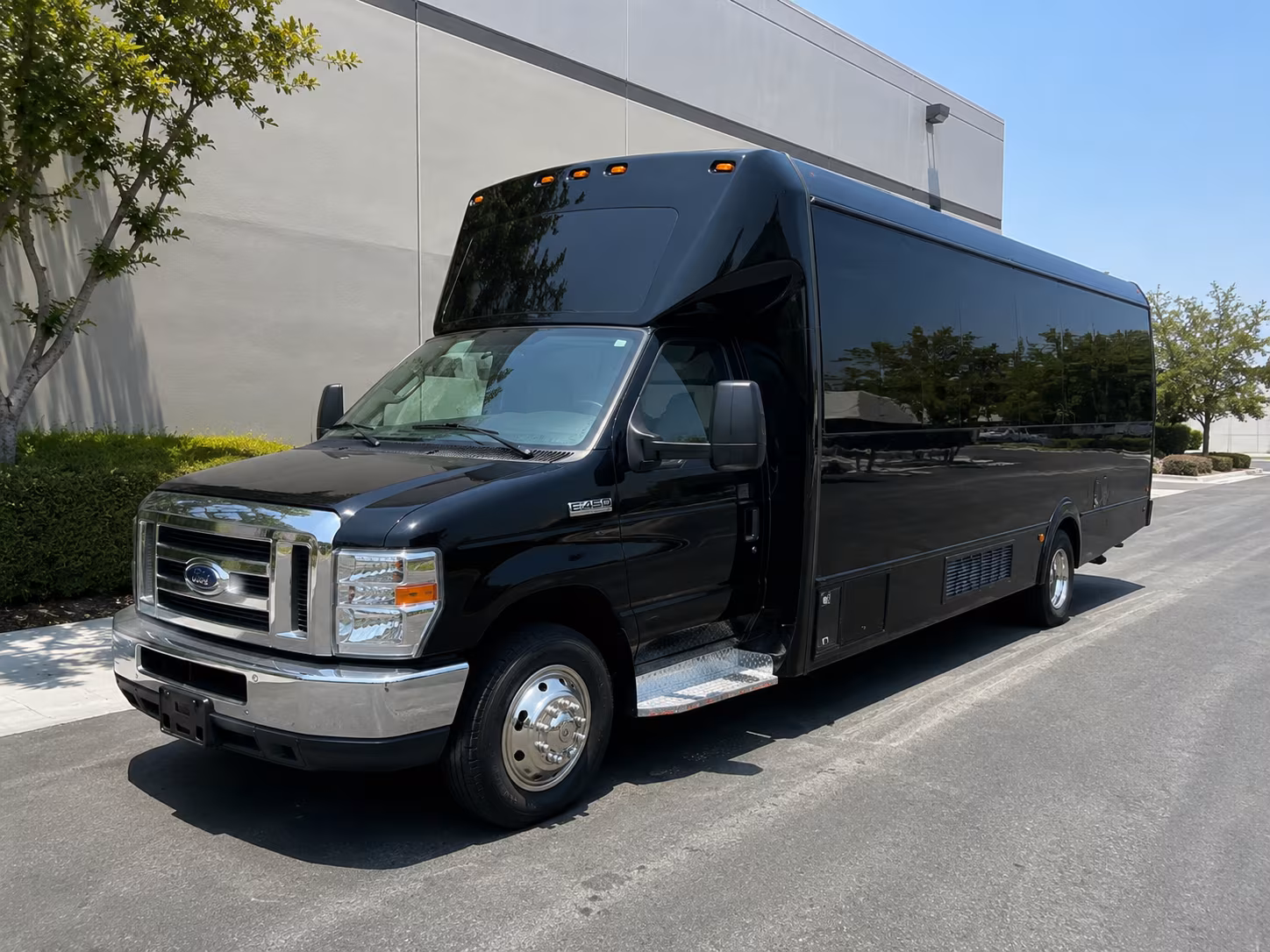 midwest city bus rentals